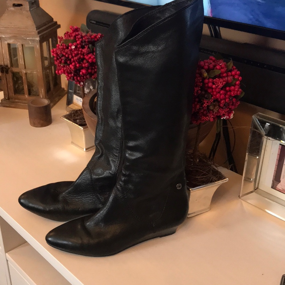 Black Calvin Klein Size 7 Leather in Black 🖤👢 - Picture 1 of 8